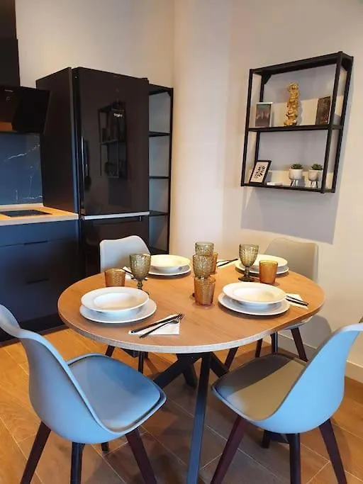 Tu Apartamento Vacacional - Completamente Renovado 50M Playa Fuengirola 0*,  Španělsko