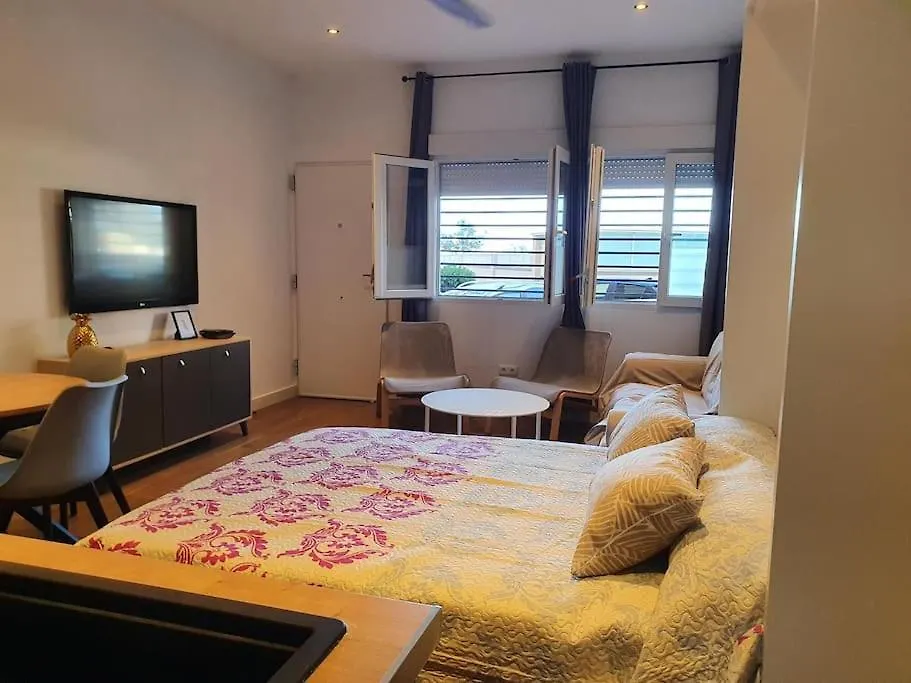 Tu Apartamento Vacacional - Completamente Renovado 50M Playa Fuengirola 0*,  Španělsko